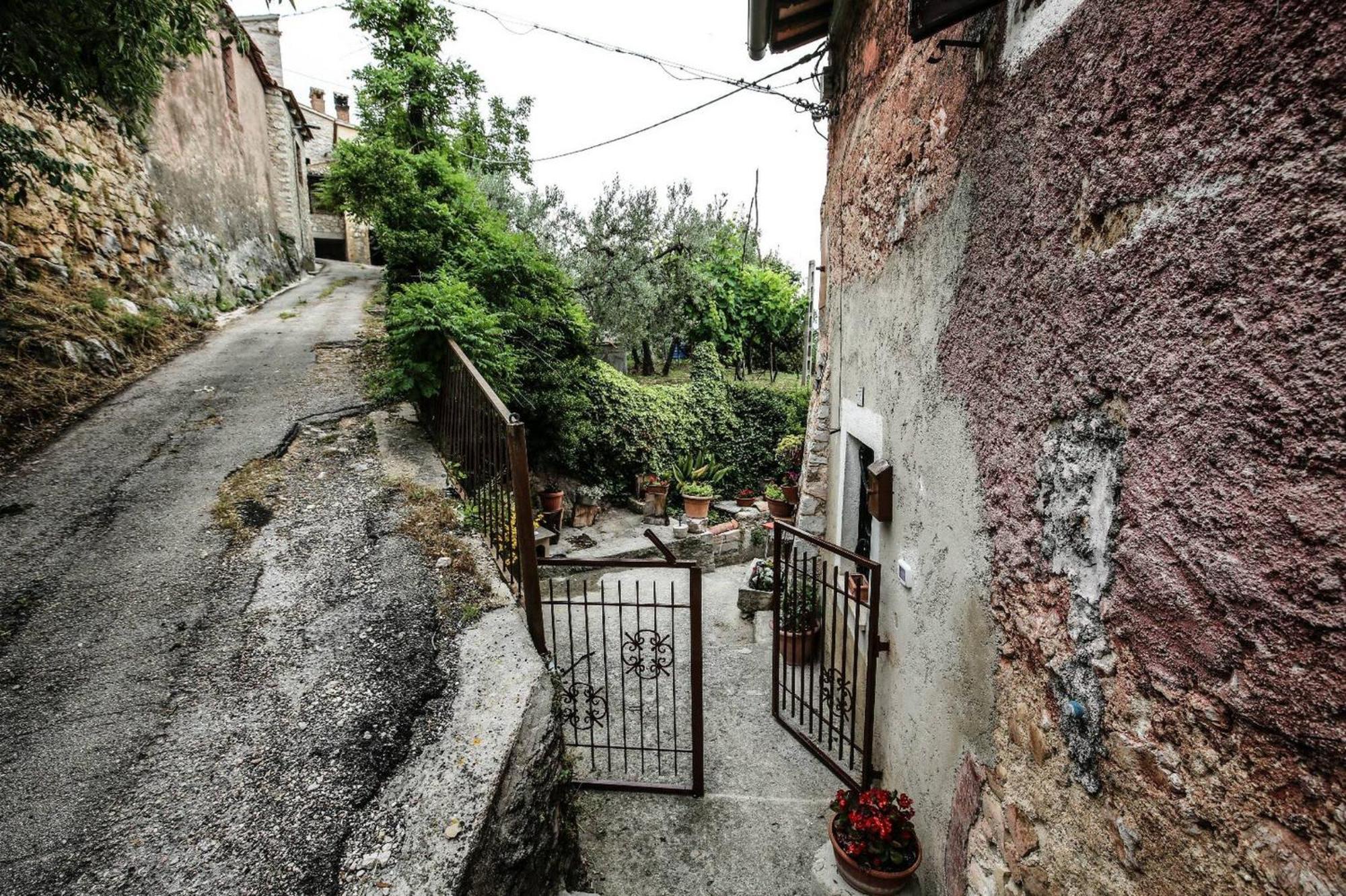 Villa rurale nei pressi Castello Campello sul Clitunno Esterno foto