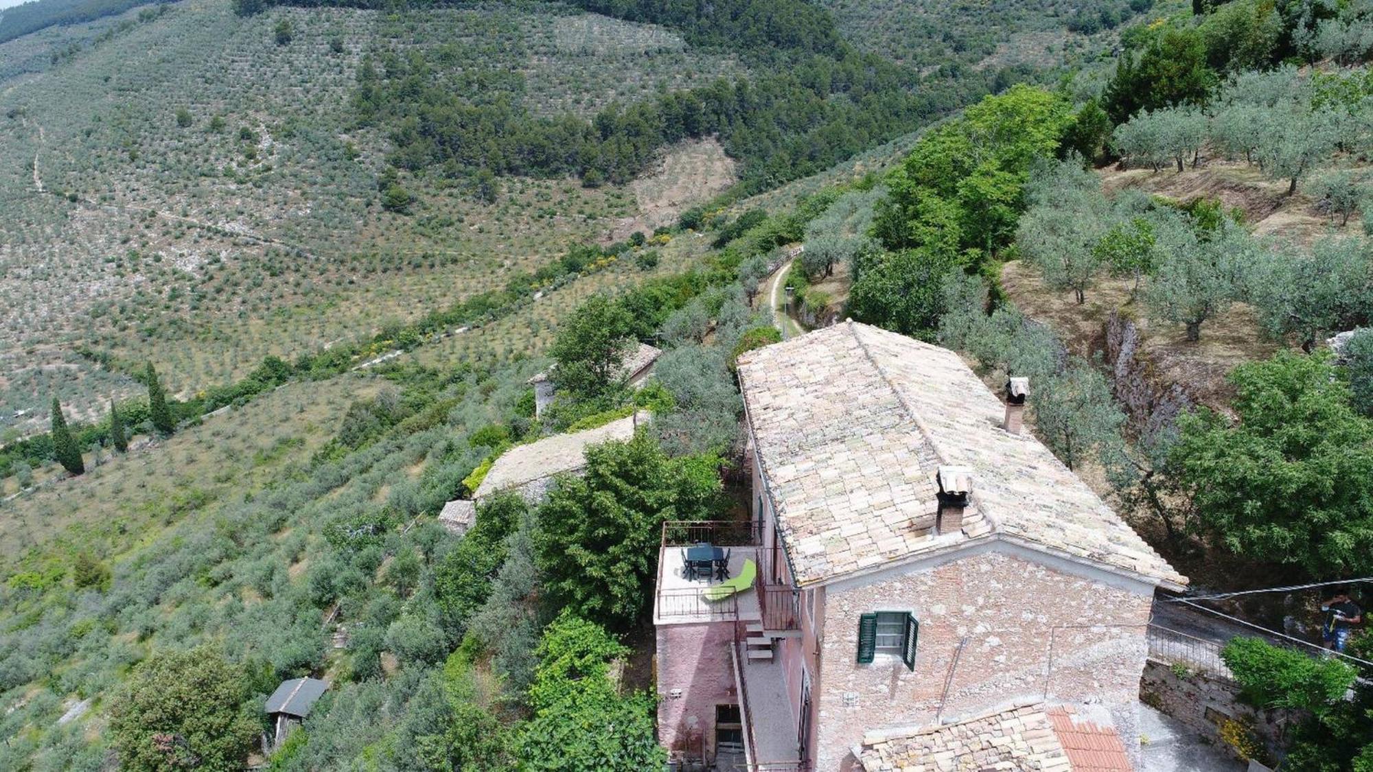 Villa rurale nei pressi Castello Campello sul Clitunno Esterno foto