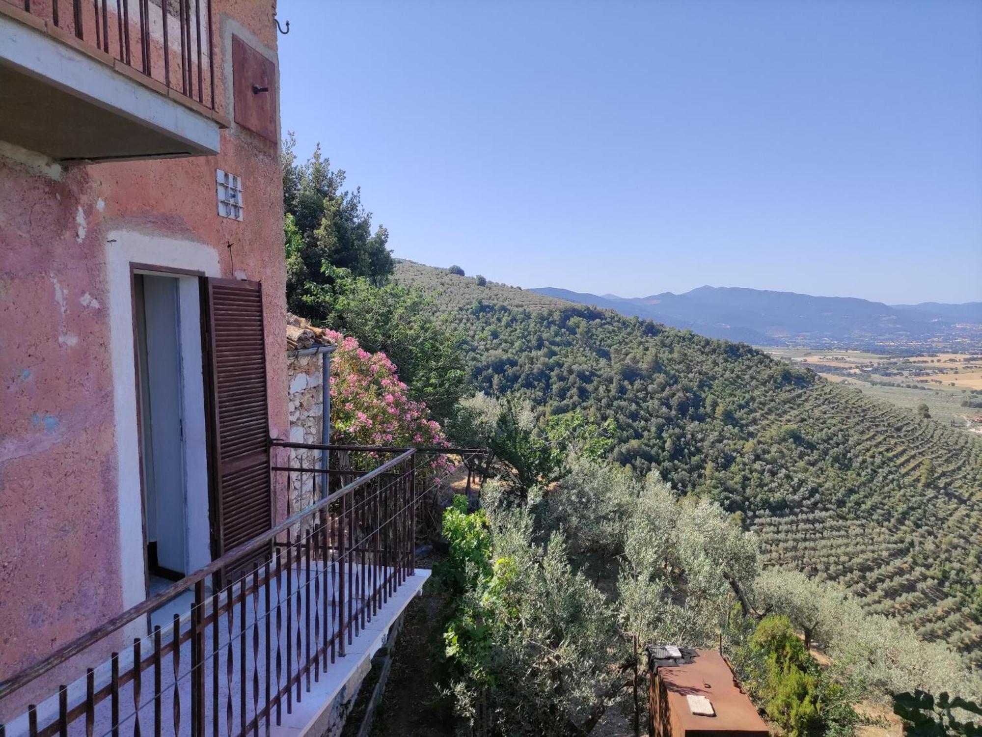 Villa rurale nei pressi Castello Campello sul Clitunno Esterno foto